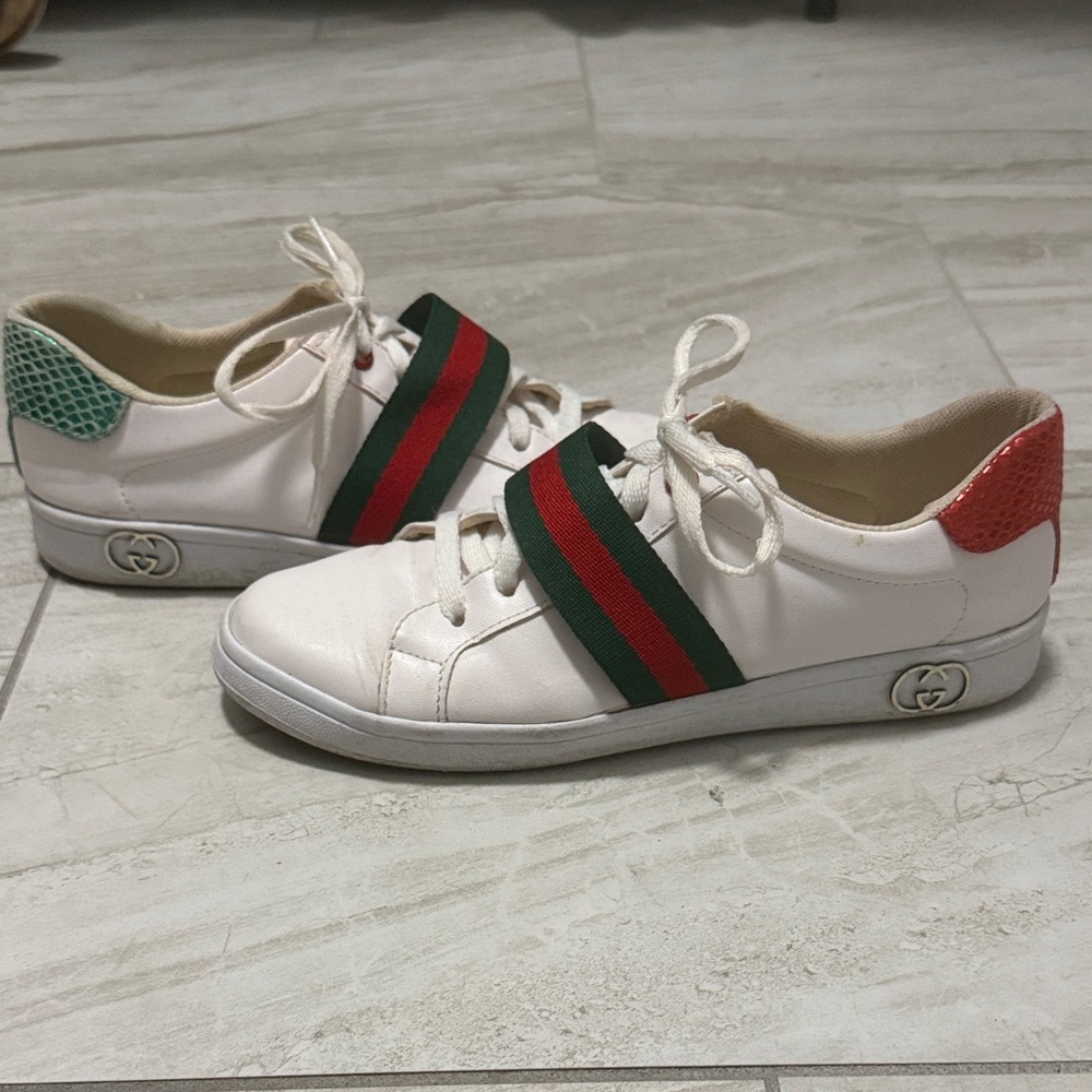 Gucci White Sneakers with Green and Red Stripes